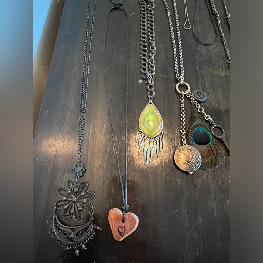Necklaces - Picture 3 of 12